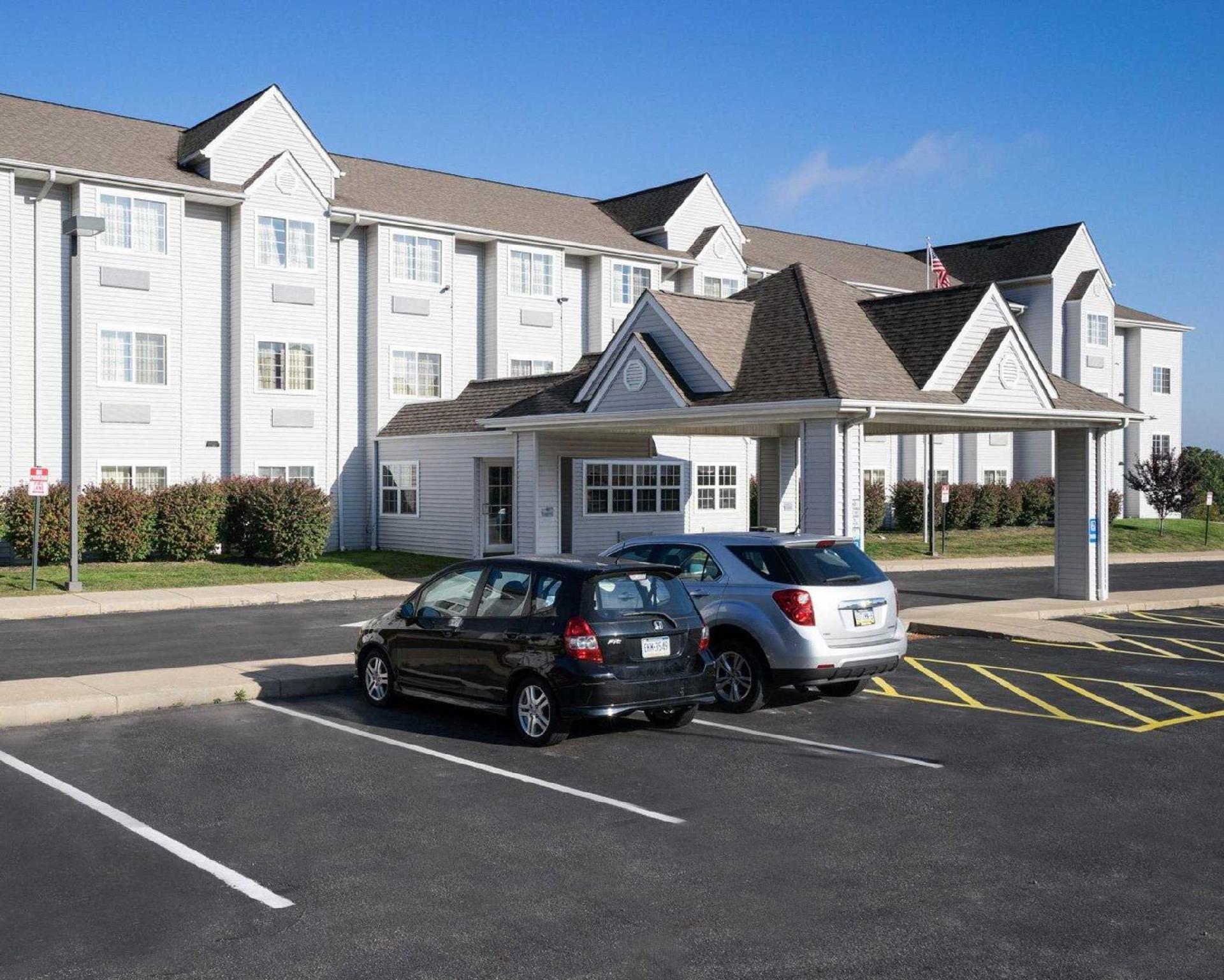 Microtel Inn & Suites By Wyndham Pittsburgh Airport Robinson Township Exterior foto